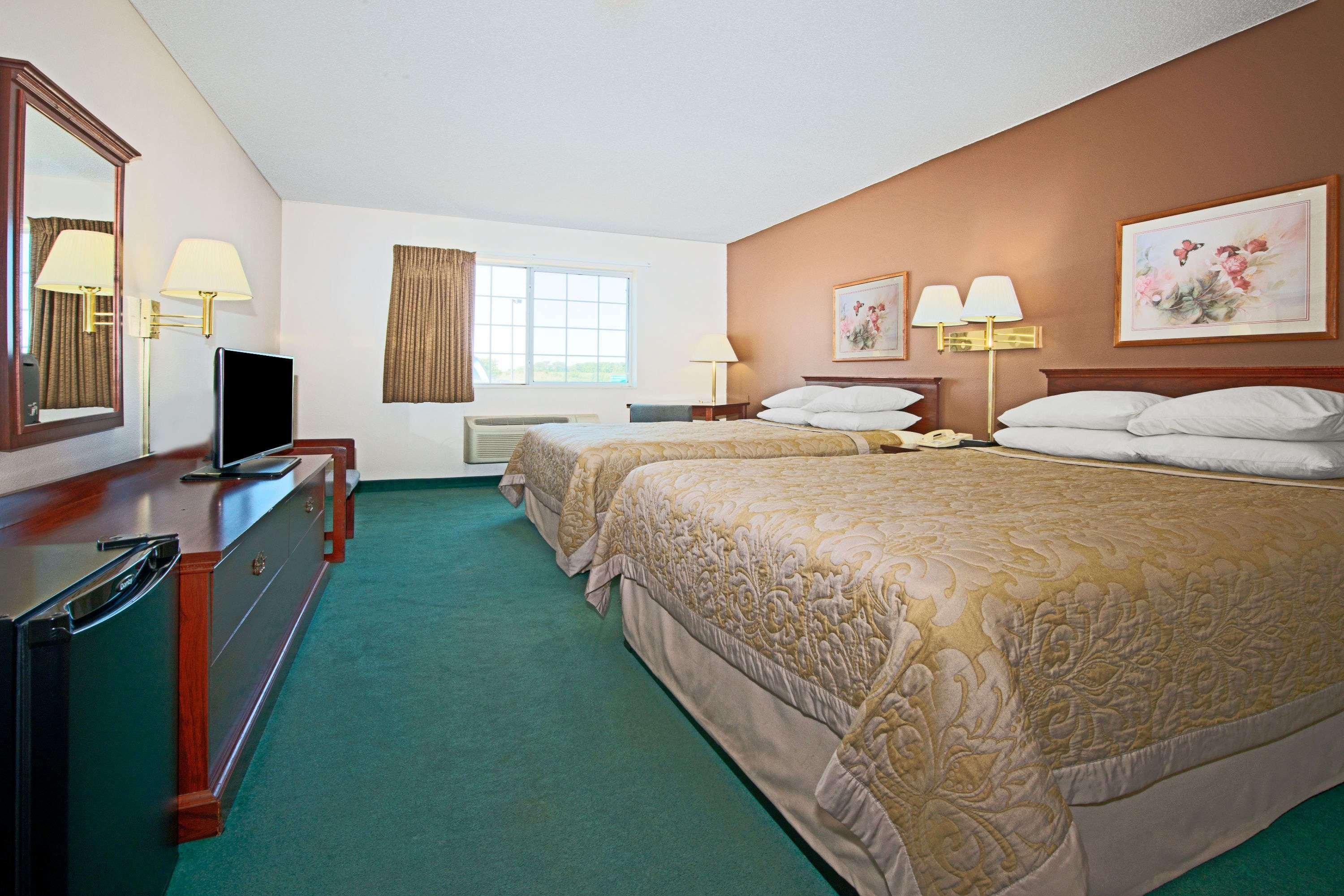 Super 8 By Wyndham Richmond Hotell Exteriör bild