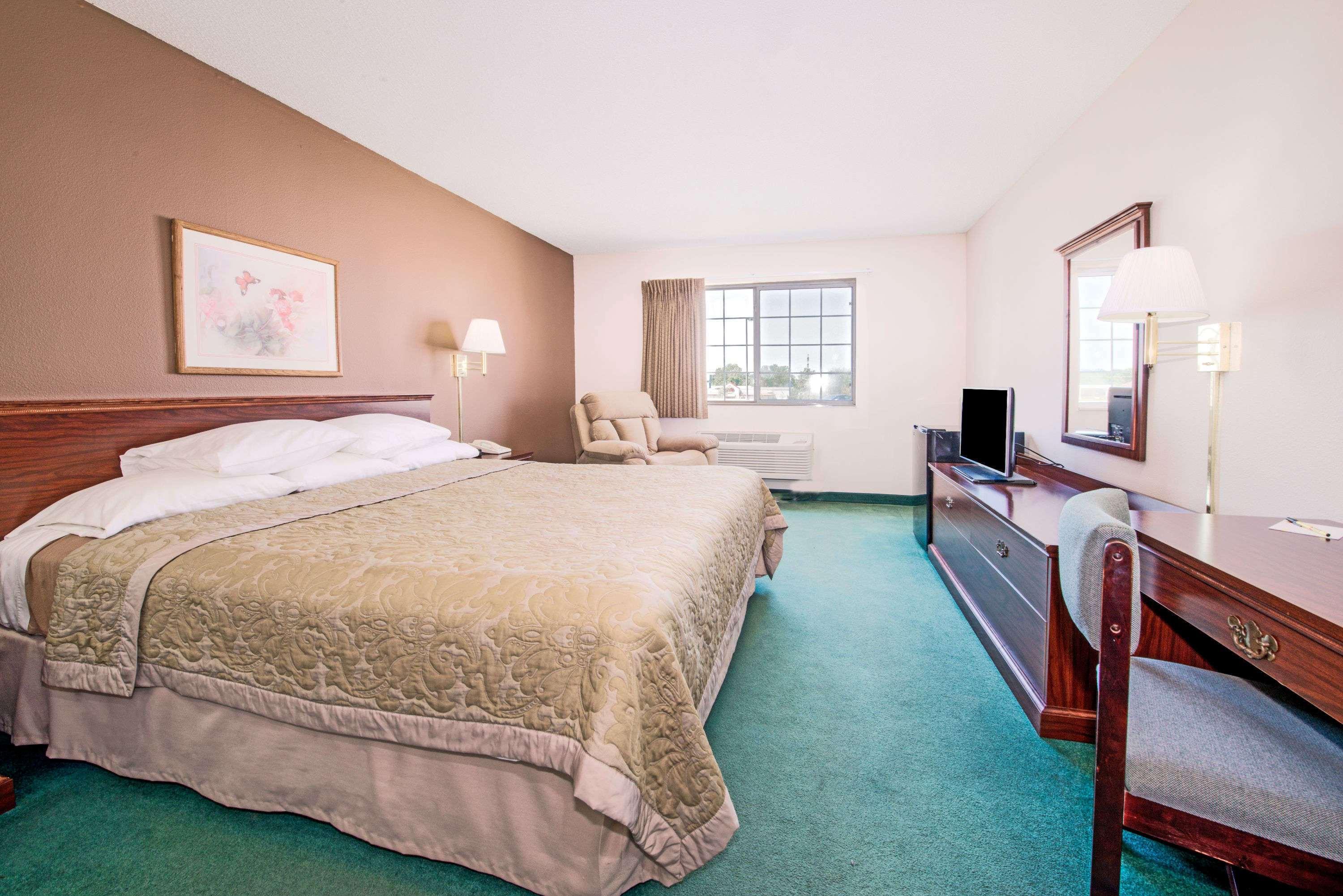 Super 8 By Wyndham Richmond Hotell Exteriör bild
